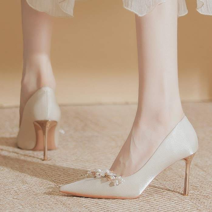Silk Satin High Heels for Women, Thin Heel, Bridesmaid2025New Year's New Wedding Dress Engagement Two-Wear French Style Non-Tiring Pointed Toe Wedding Shoes