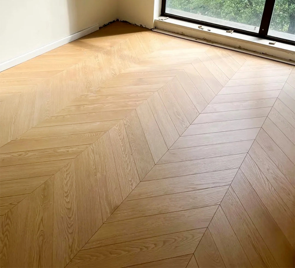 18mm Sustainable Solid Oak Flooring Eco-Friendly Waterproof Prefinished Hardwood Floor Custom Size Options Modern Spaces Outdoor