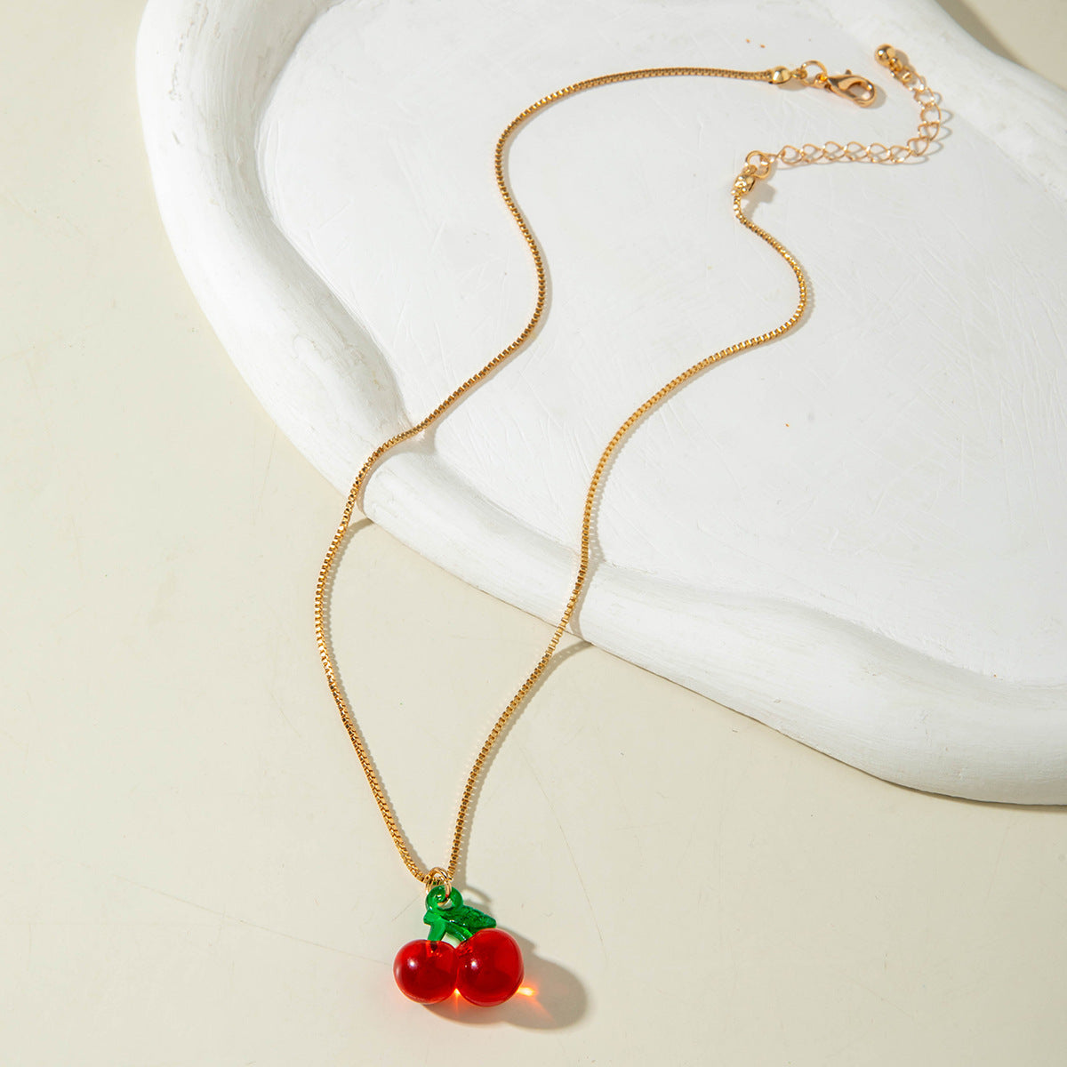 European and American Style Jewelry Light Luxury Imitation Pearl Cherry Necklace High-End Versatile Grass Multi-Layer Stacking Necklace Wholesale