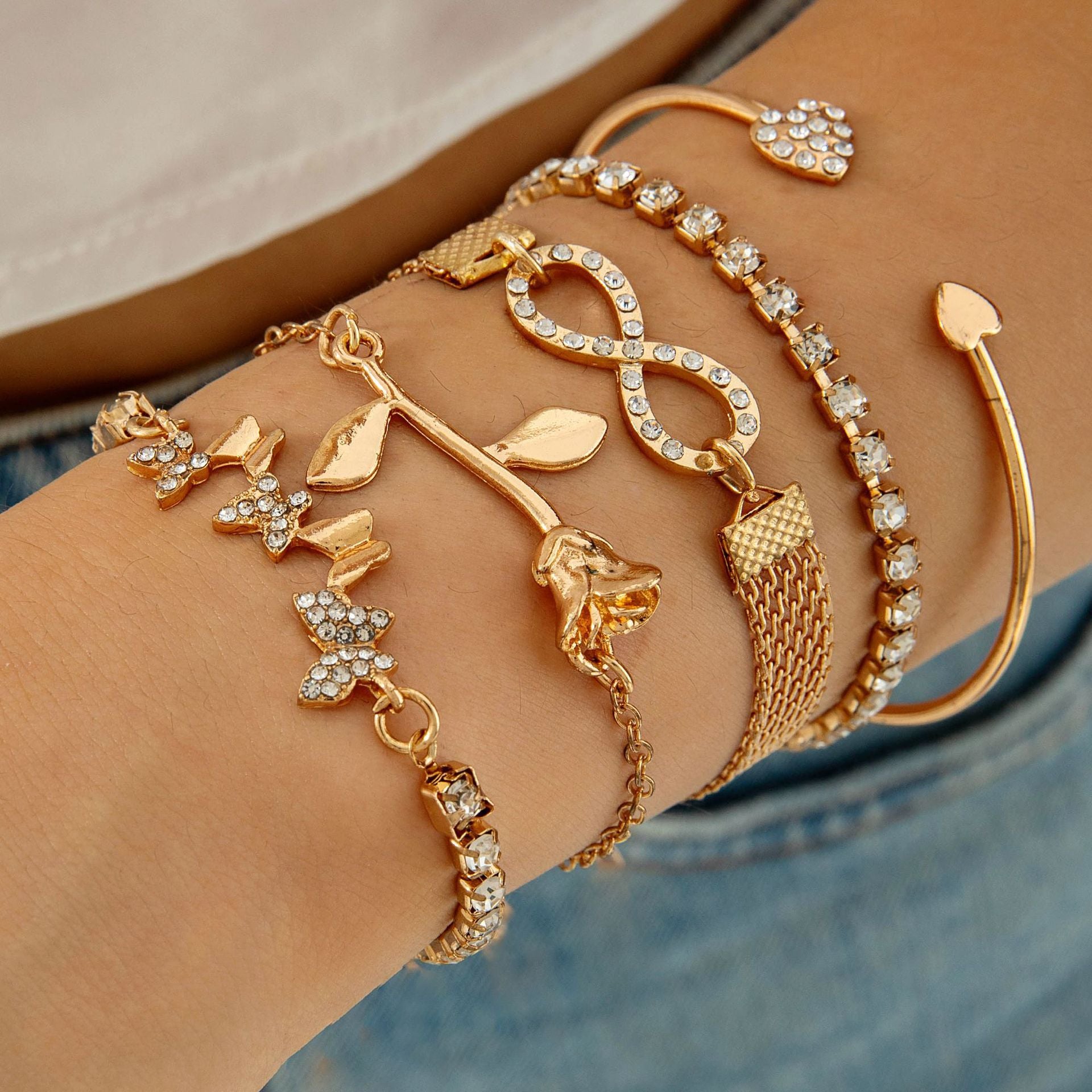 European and American Light Luxury Accessories Heart-shaped Leaf Inlaid Diamond Four-layer Bracelet Butterfly Knot Open Bracelet Set for Women