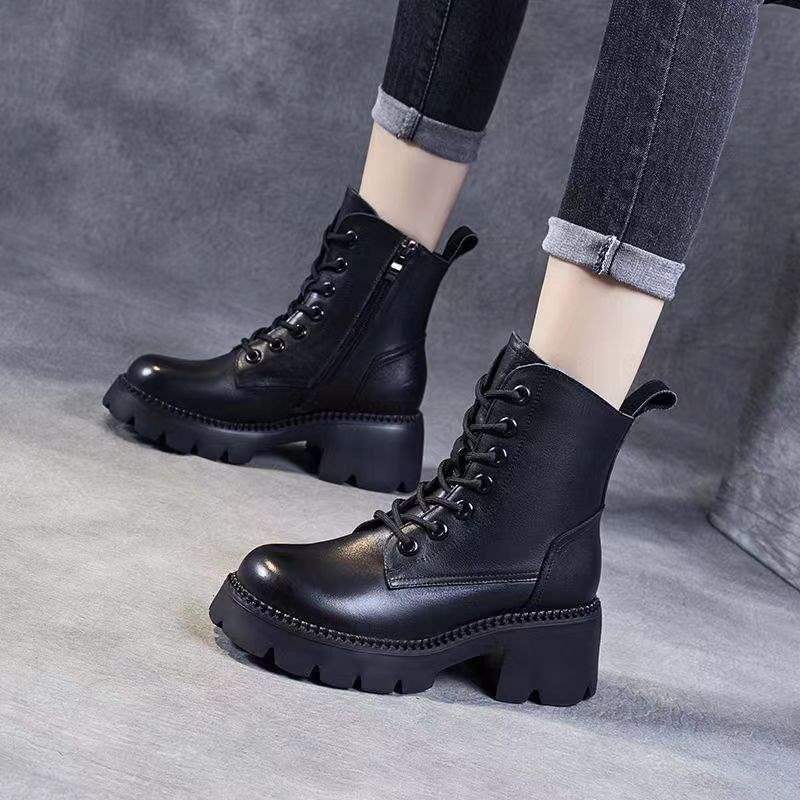 Off-Season Short Boots for Petite Figures to Appear Taller and Slimmer2025New Martin Boots Height-Increasing Women's Boots Thick Heel Thick Sole Versatile