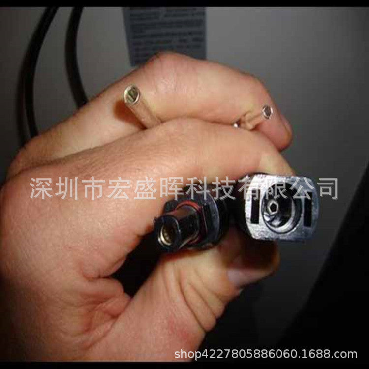 MC4 International Standard Male and Female Connectors Solar photovoltaic module connector TUV Internationally Certified Product