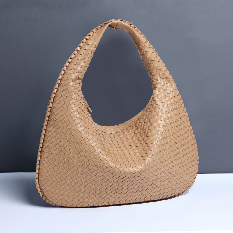 European and American New Crescent Women's Bag Fully Handwoven Handheld Dumpling Bag Fashionable Versatile European and American Style Single Shoulder Underarm Bag