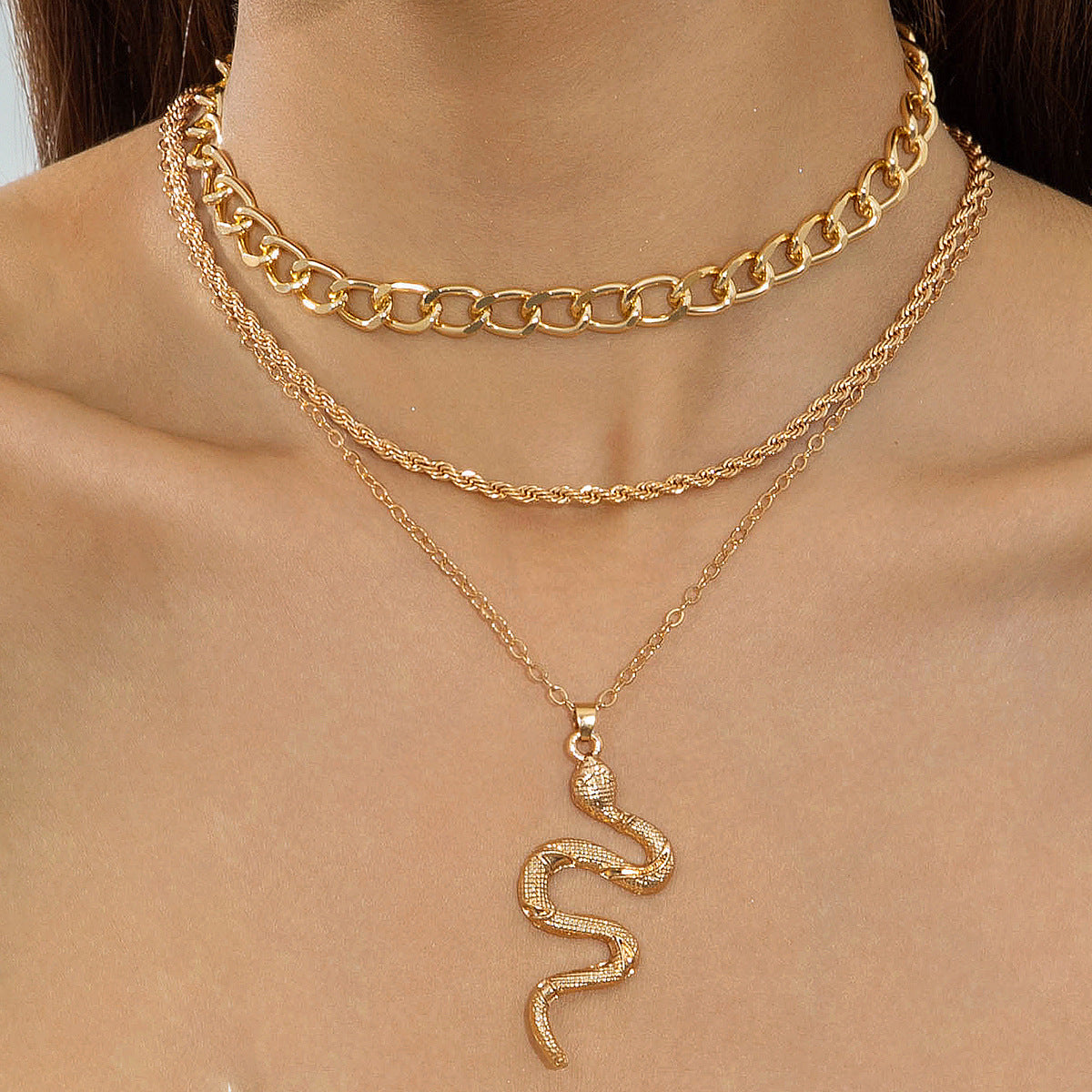 European and American Jewelry Retro Portrait Coin Pendant Exaggerated Necklace  Minimalist Style Multi-layered Wear Y Type Necklace