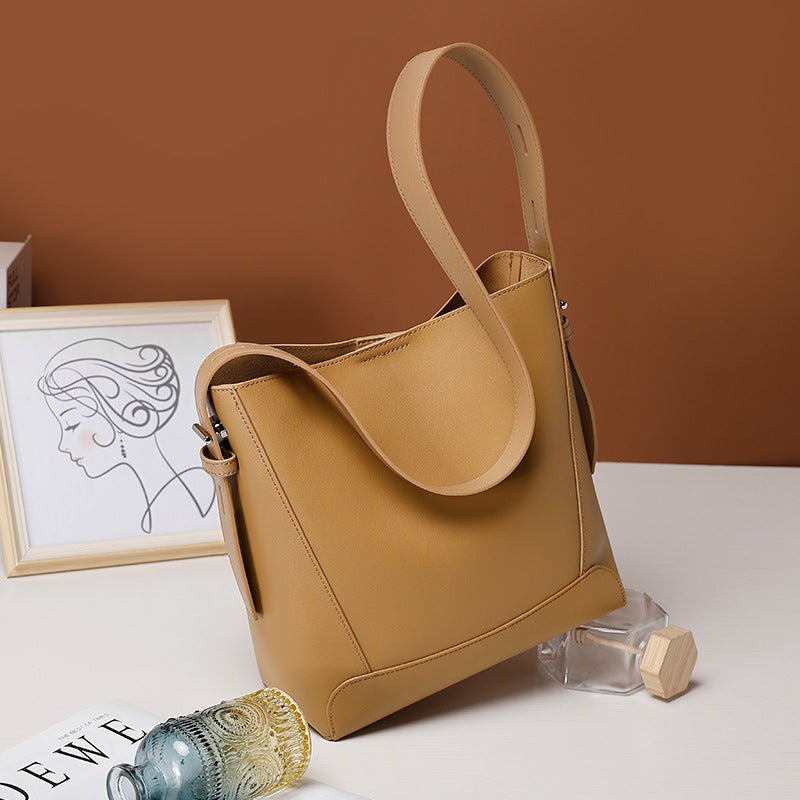 Light Luxury2024New Summer Tote Bag Large Capacity Women's Shoulder Commuter Bag Niche Crossbody Bag