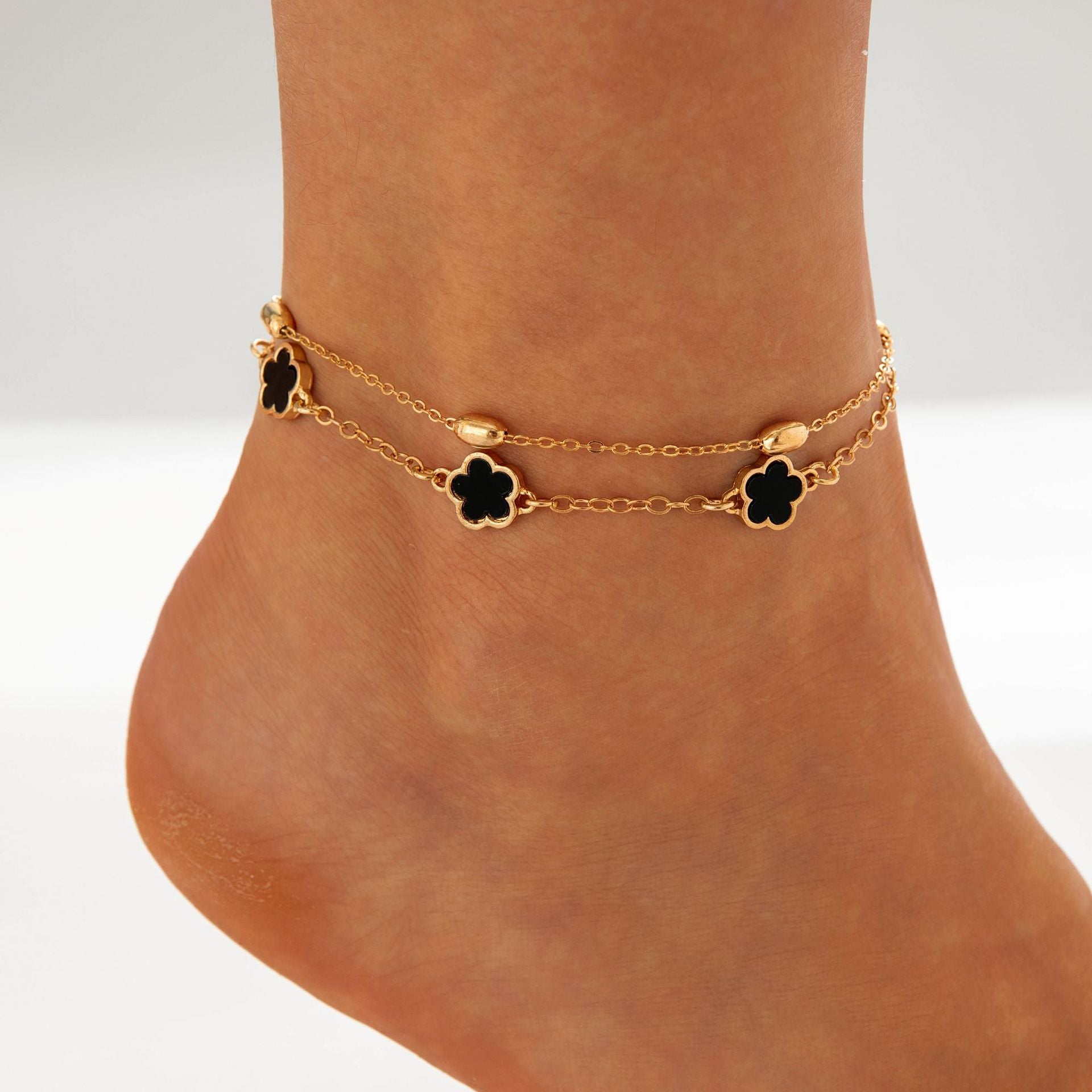 European and American Fashion Alloy Inlaid Diamond Five-Leaf Clover Bracelet Jewelry Three-Piece Set Simple Geometric Smooth Bracelet Wholesale