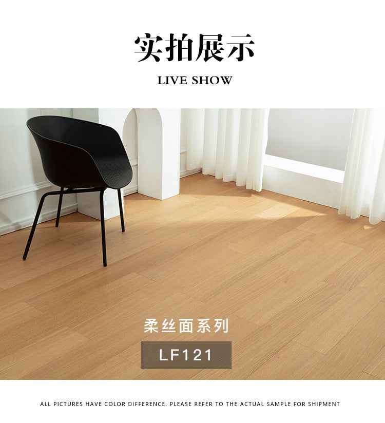 Free home installation with solid wood skirting board included Smooth Skin Feel Lacquer Flooring New Three-Layer Solid Core Real Wood Oak Flooring