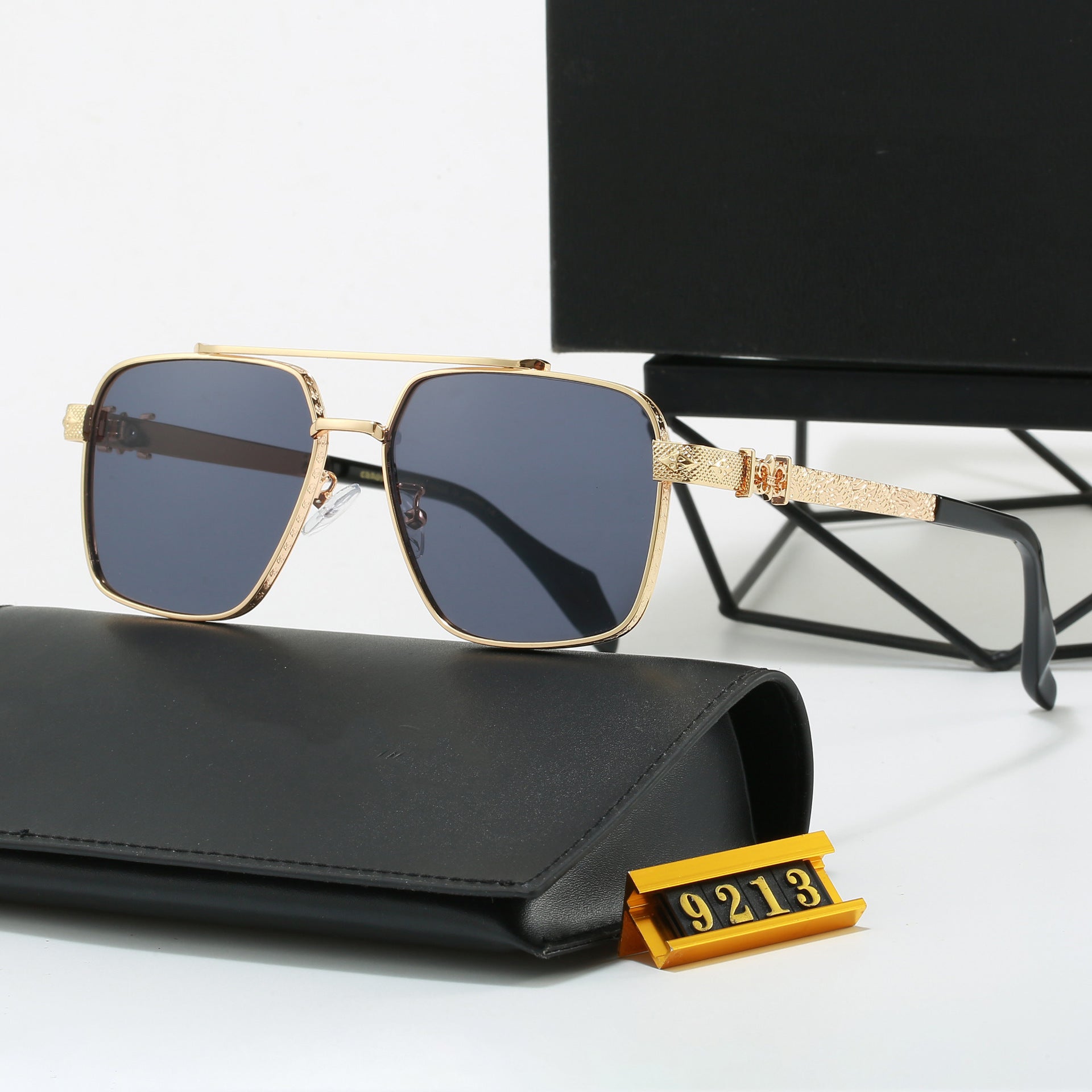 Handcrafted Heavy-duty Glasses Elegant High-quality Titanium Sunglasses for Men and Women Fashionable Casual UV Protection Sunglasses