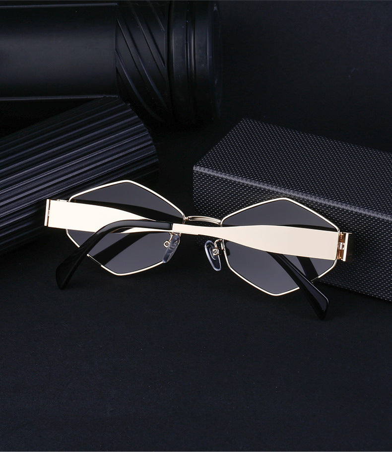 European and American Fashion Irregular Metal Sunglasses for Women Trendy Personality Wide Temple Sunglasses Wholesale sunglass