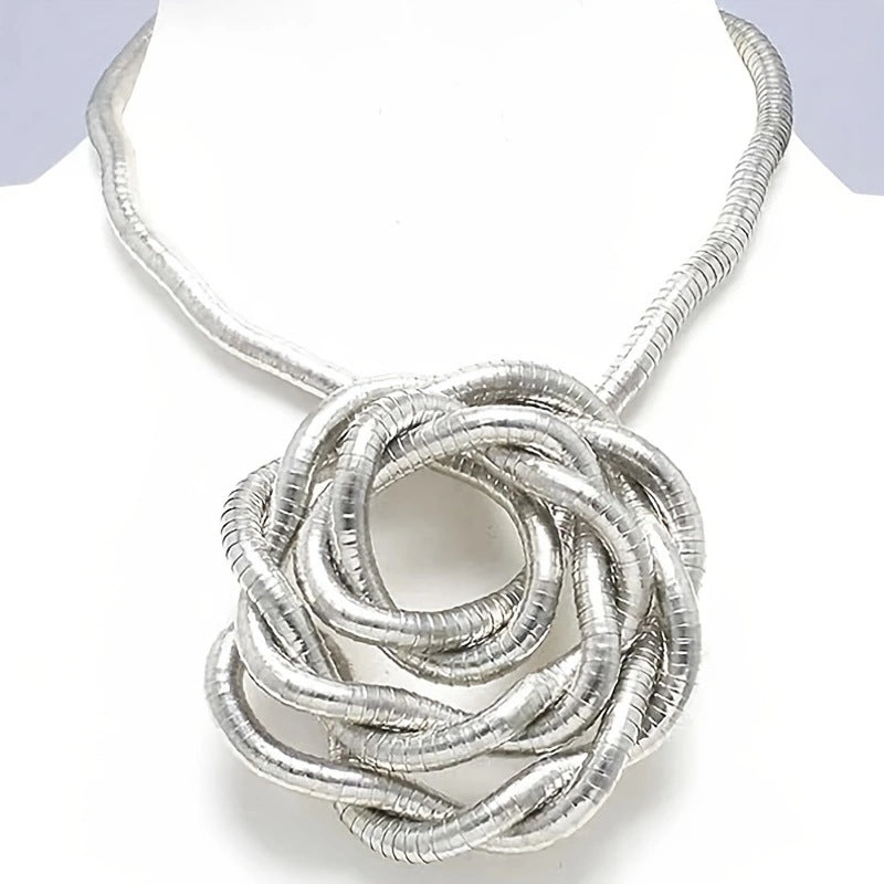 Europe and America choker Alloy Necklace for Women Snake Year Gift Jewelry Snake Bone Chain Freely Bendable Snake Shape Necklace