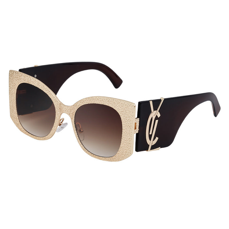 2025New Style Personality Wide Mirror Leg Sunglasses European and American Fashion Sunglasses for Women High-end Large Frame Outdoor Street Shooting Glasses