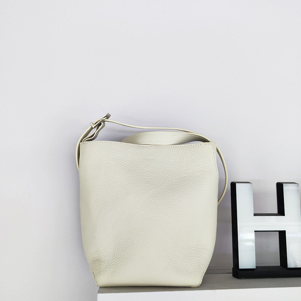 Genuine Leather Women's Bag Fashion Single Shoulder Crossbody New Hot Style High-end Korean Trend Versatile Large Capacity Commuter Bucket Bag