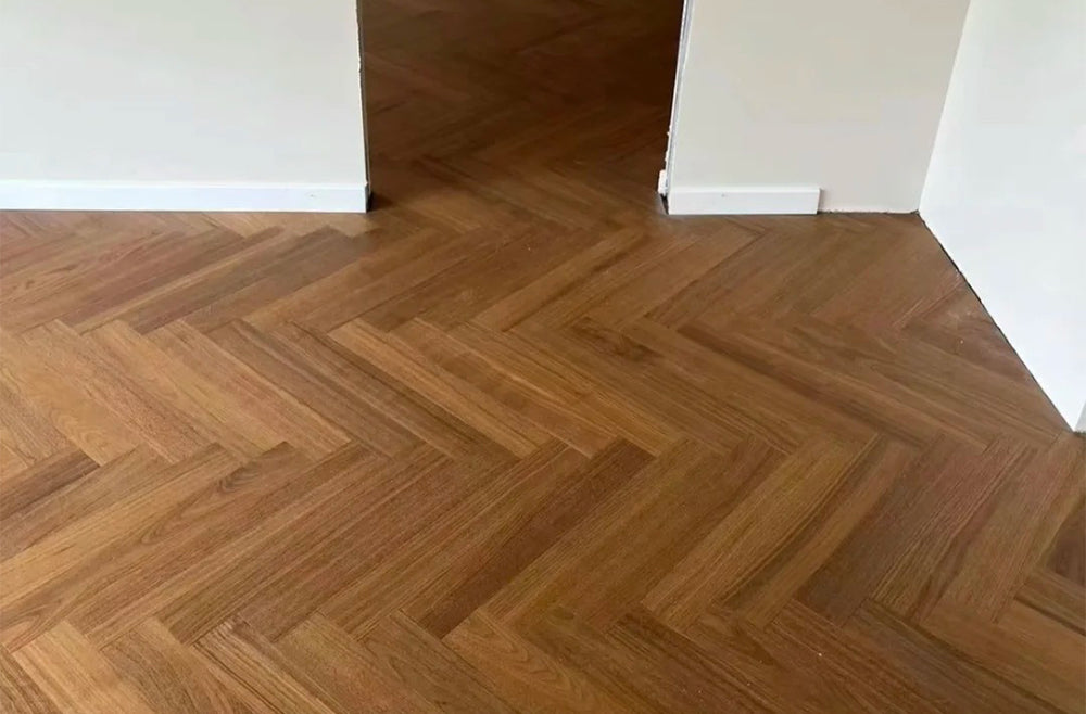 Eco-Friendly Engineered Solid Walnut Wood Flooring Customizable Hardwood Floor Sustainable Core Splash-Resistant Finish Outdoor