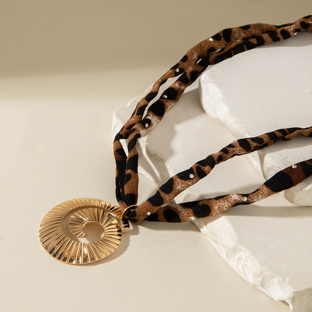 European and American Style Ocean-themed Cross Conch Starfish Pendant Leopard Print Exaggerated Necklace Collarbone Chain Jewelry