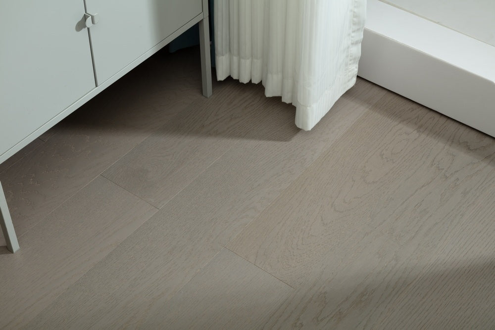 SK 1203 Full Birch Multi-layer Core Solid Wood Oak Veneer 1.2mm Skid-resistant Lock Joint Engineered Flooring
