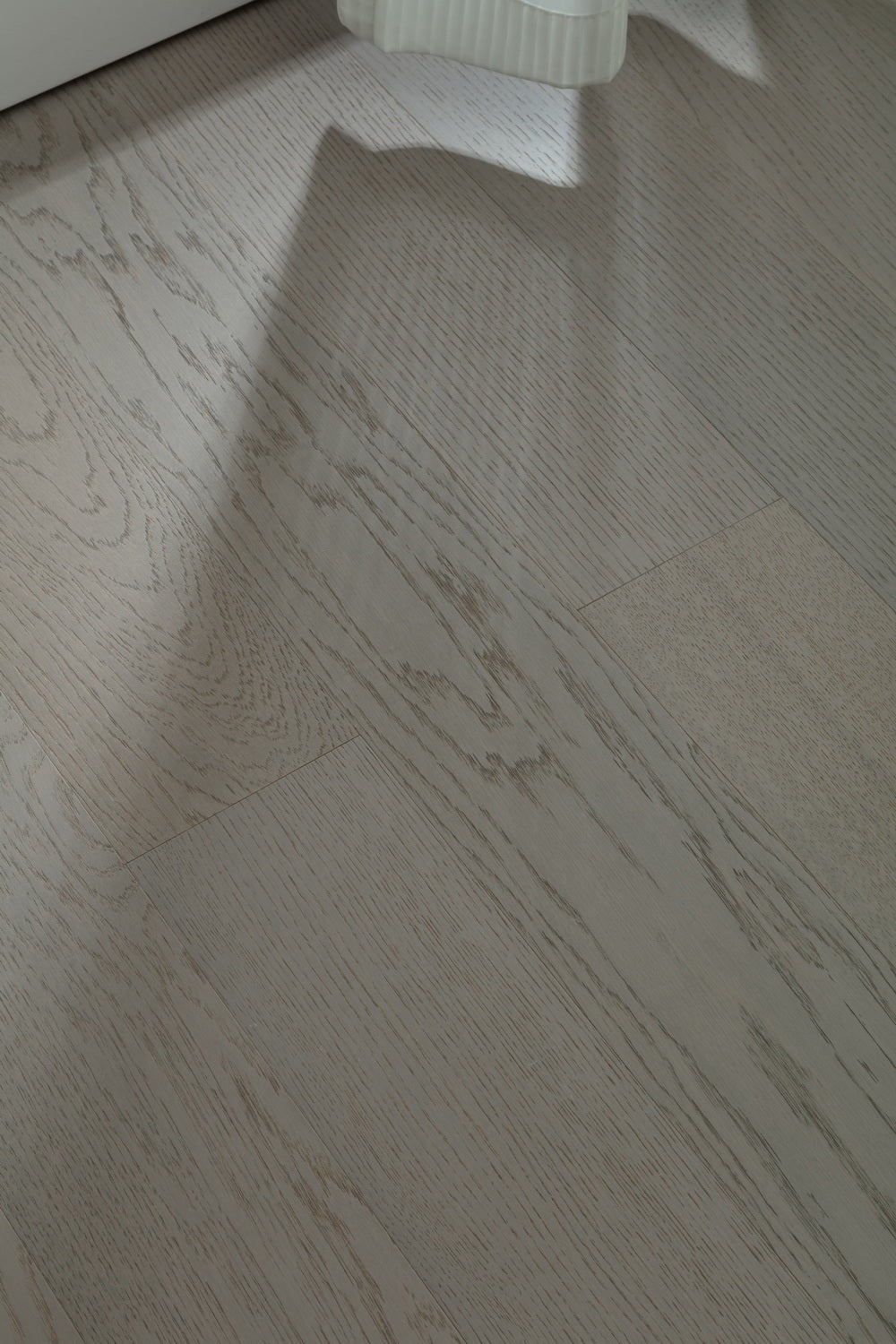 SK 1203 Full Birch Multi-layer Core Solid Wood Oak Veneer 1.2mm Skid-resistant Lock Joint Engineered Flooring