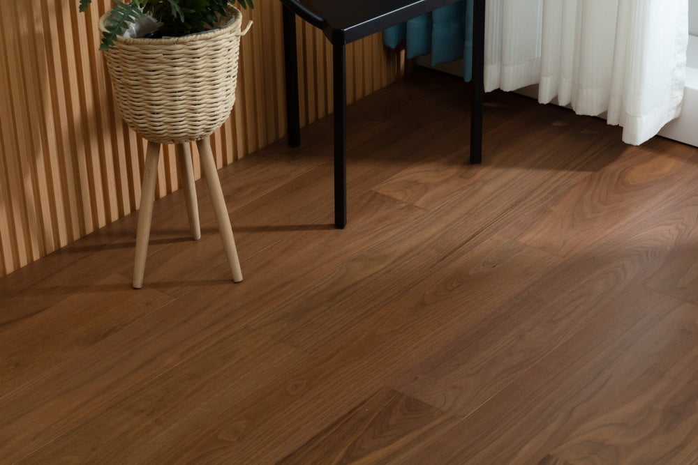 SK 1206 Full Birch Multi-layer Core Solid Wood Black Walnut Veneer 1.2mm Skid-resistant Lock Joint Engineered Flooring