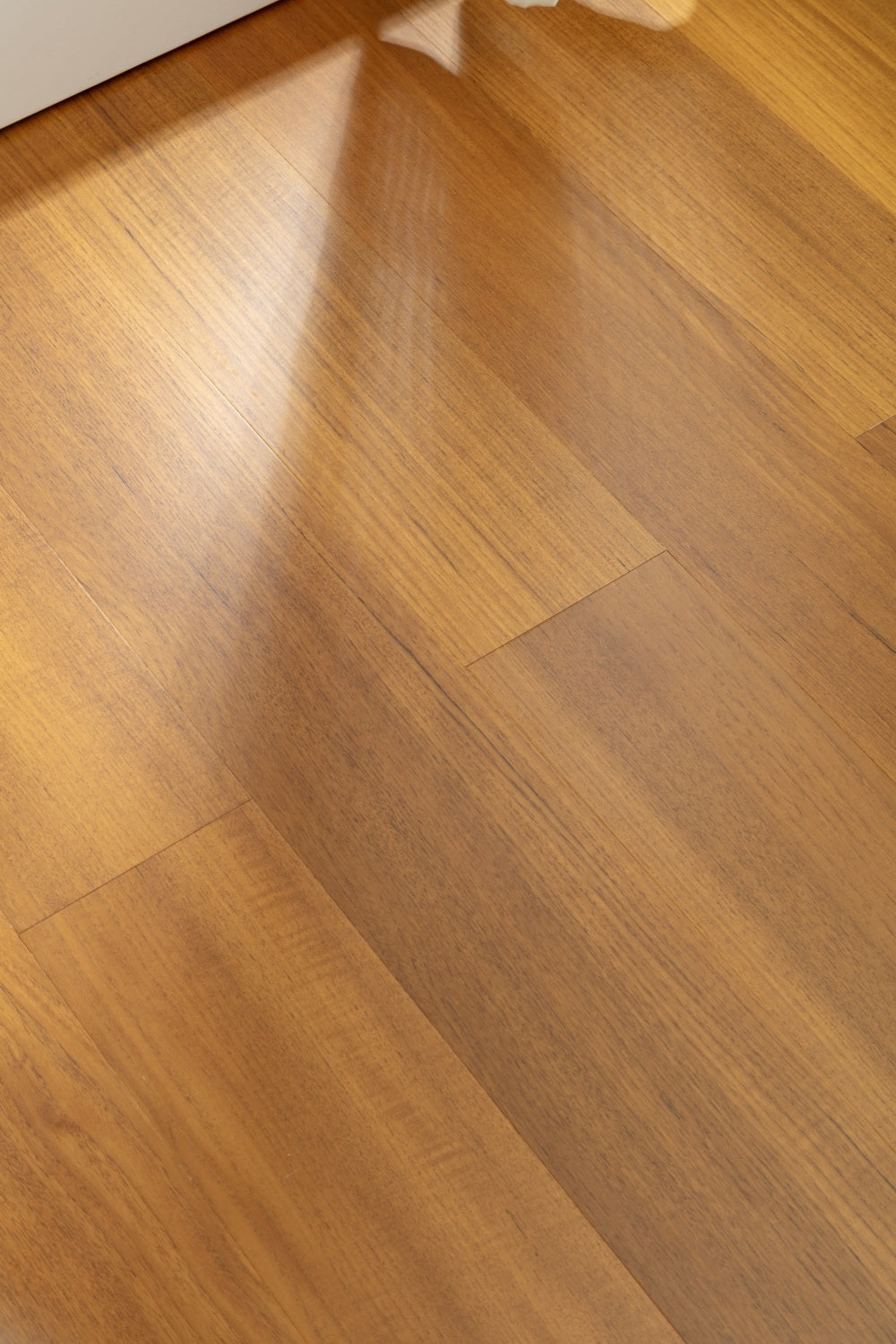 SK 1208 Full Birch Multi-layer Core Solid Wood Teak Veneer 1.2mm Skid-resistant Lock Joint Engineered Flooring