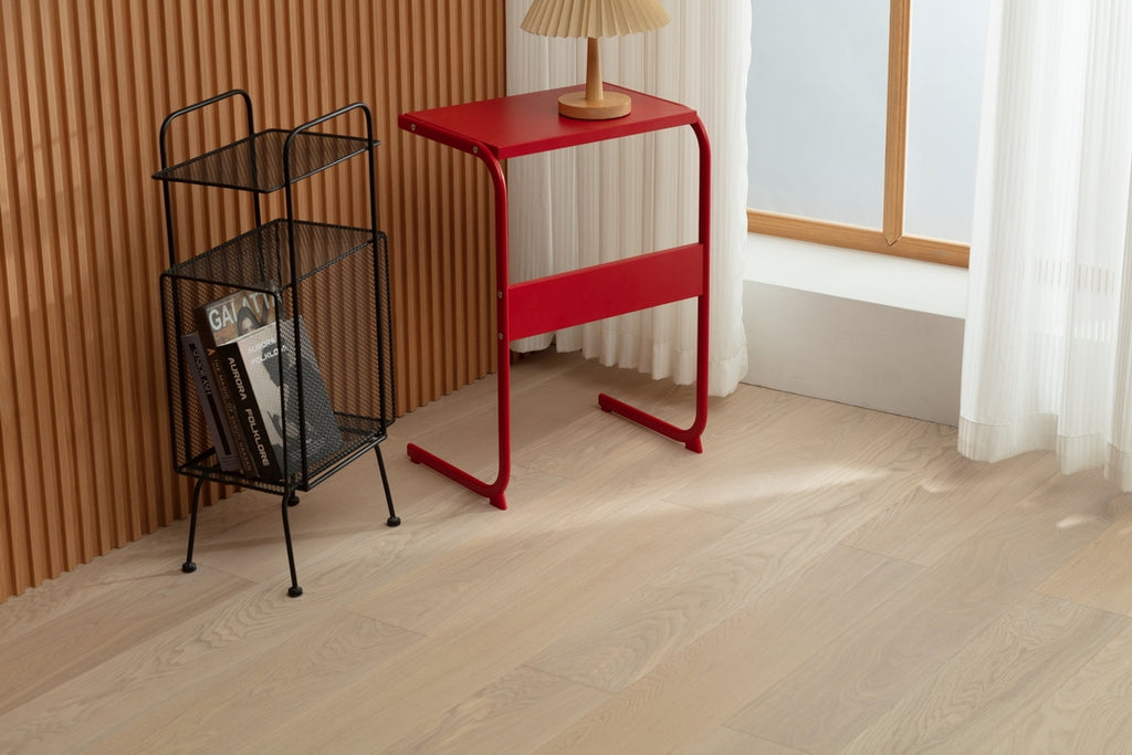 SC1210 New 3-layer Core Solid Wood European Oak Veneer 1.2mm Skid-resistant Click lock Joint Engineered Flooring