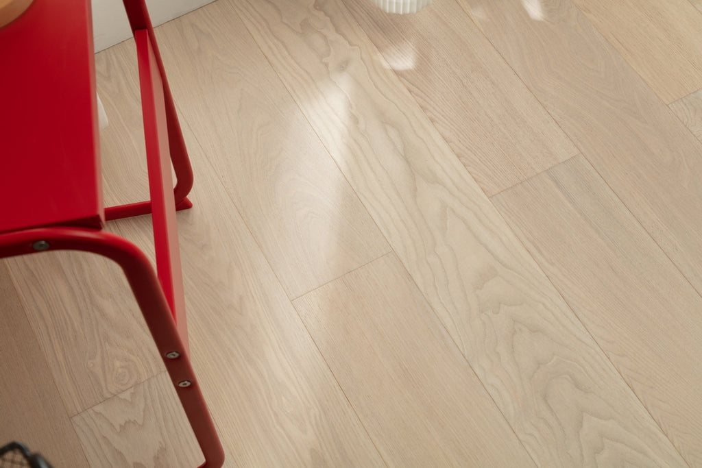 SK 1210 Full Birch Multi-layer Fire-Retardant Substrate Solid Wood European Oak Veneer 1.2mm Scratch-resistant  Engineered Flooring