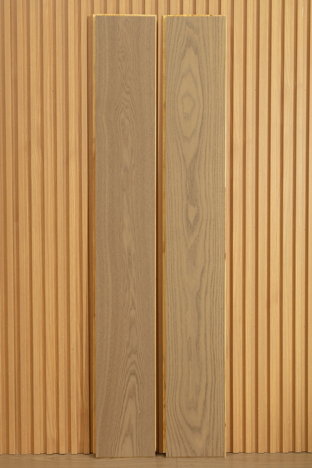 SC1212 New 3-layer Core Solid Wood European Oak Veneer 1.2mm Skid-resistant Click lock Joint Engineered Flooring