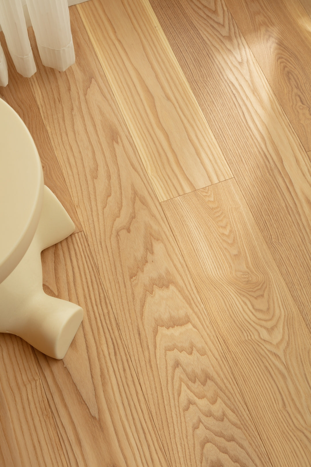 SK 1213 Full Birch Multi-layer Fire-Retardant Substrate Solid Wood European Oak Veneer 1.2 mm  Scratch-resistant  Engineered Flooring