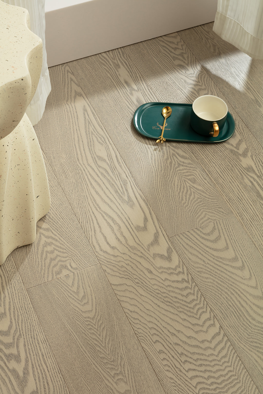 SK 1218 Full Birch Multi-layer Fire-Retardant Substrate Solid Wood European Oak Veneer 1.2 mm Scratch-resistant  Engineered Flooring