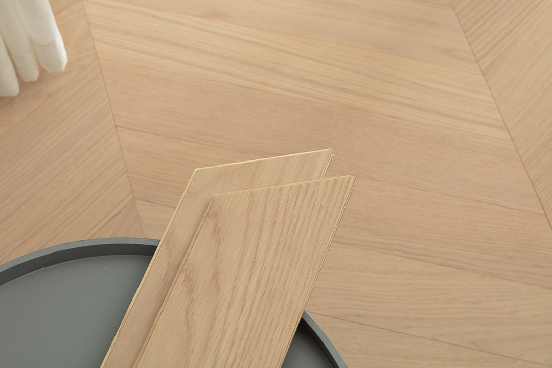 9507 Chevron Art Parquet Full Birch Multi-layer Core Solid Wood Oak Veneer Brushed Engineered Flooring