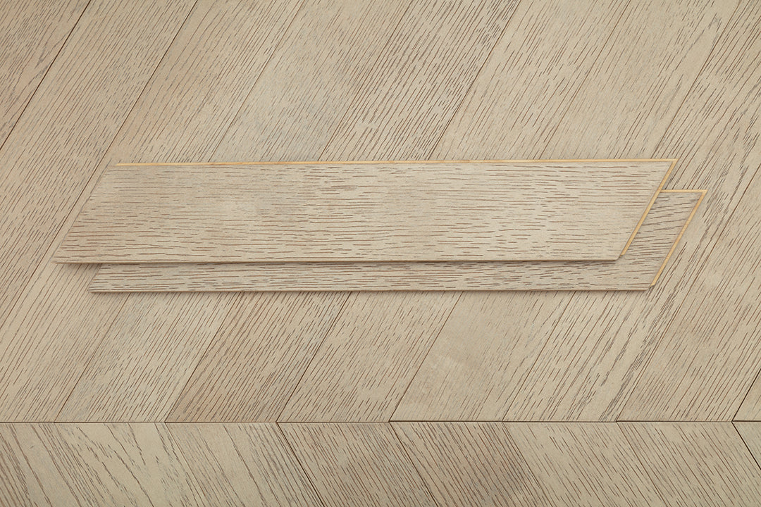 9508 Chevron Art Parquet Metallic UV Finish Full Birch Multi-layer Core Solid Wood Oak Veneer Brushed Engineered Flooring