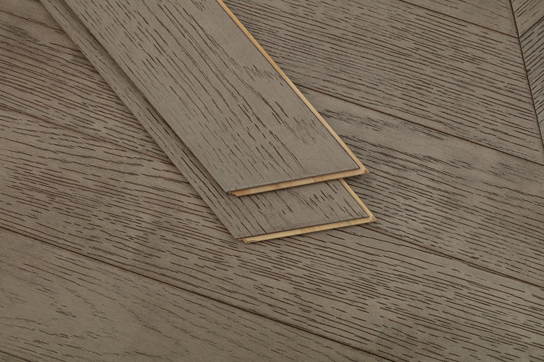 9510 Chevron Art Parquet Metallic UV Finish Full Birch Multi-layer Core Solid Wood Oak Veneer Brushed Engineered Flooring