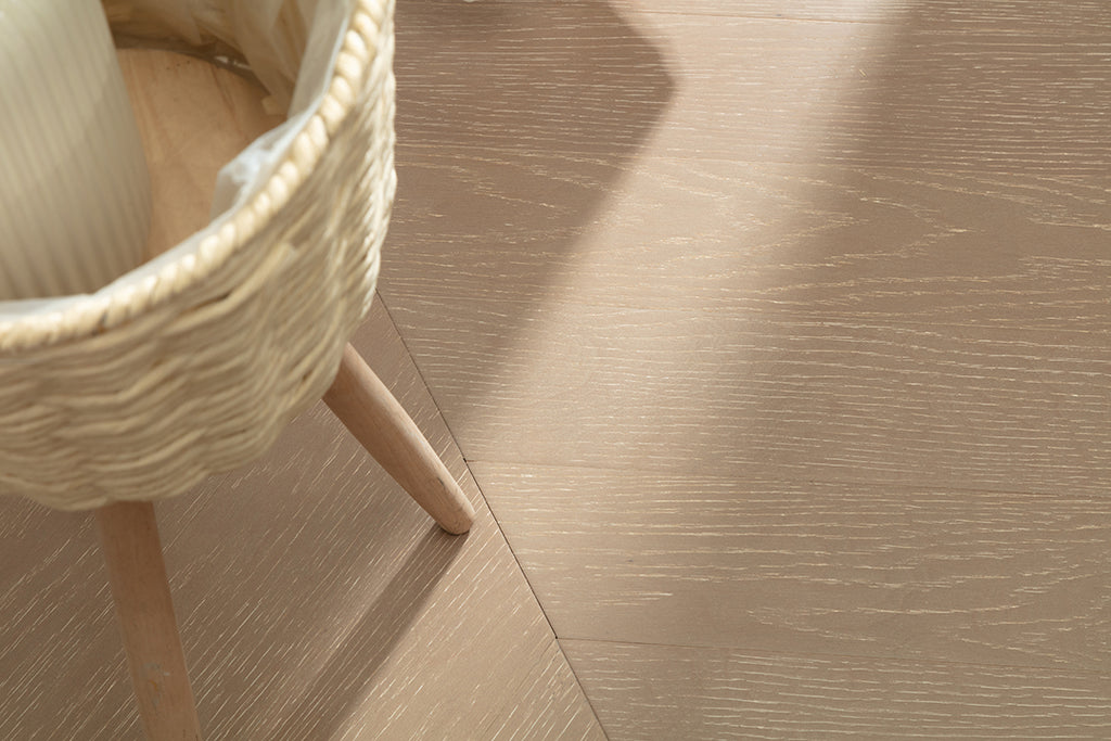 9511 Chevron Art Parquet  Full Birch Multi-layer Core Solid Wood Oak Veneer Brushed Engineered Flooring