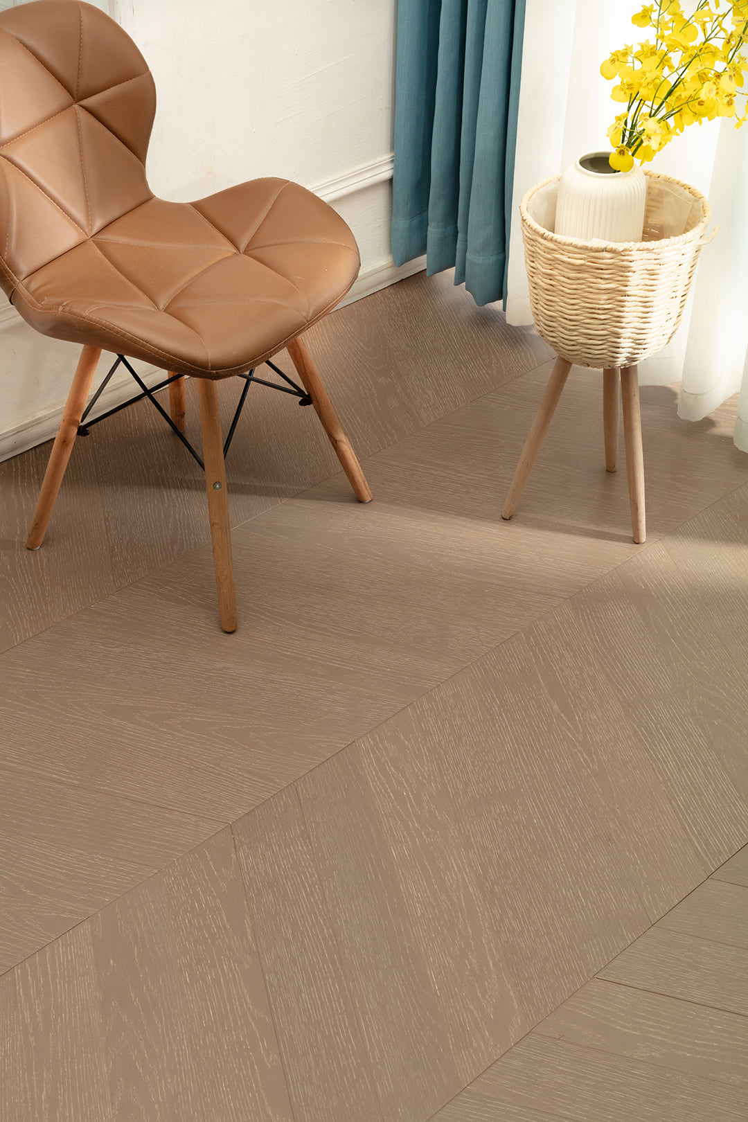 9511 Chevron Art Parquet  Full Birch Multi-layer Core Solid Wood Oak Veneer Brushed Engineered Flooring