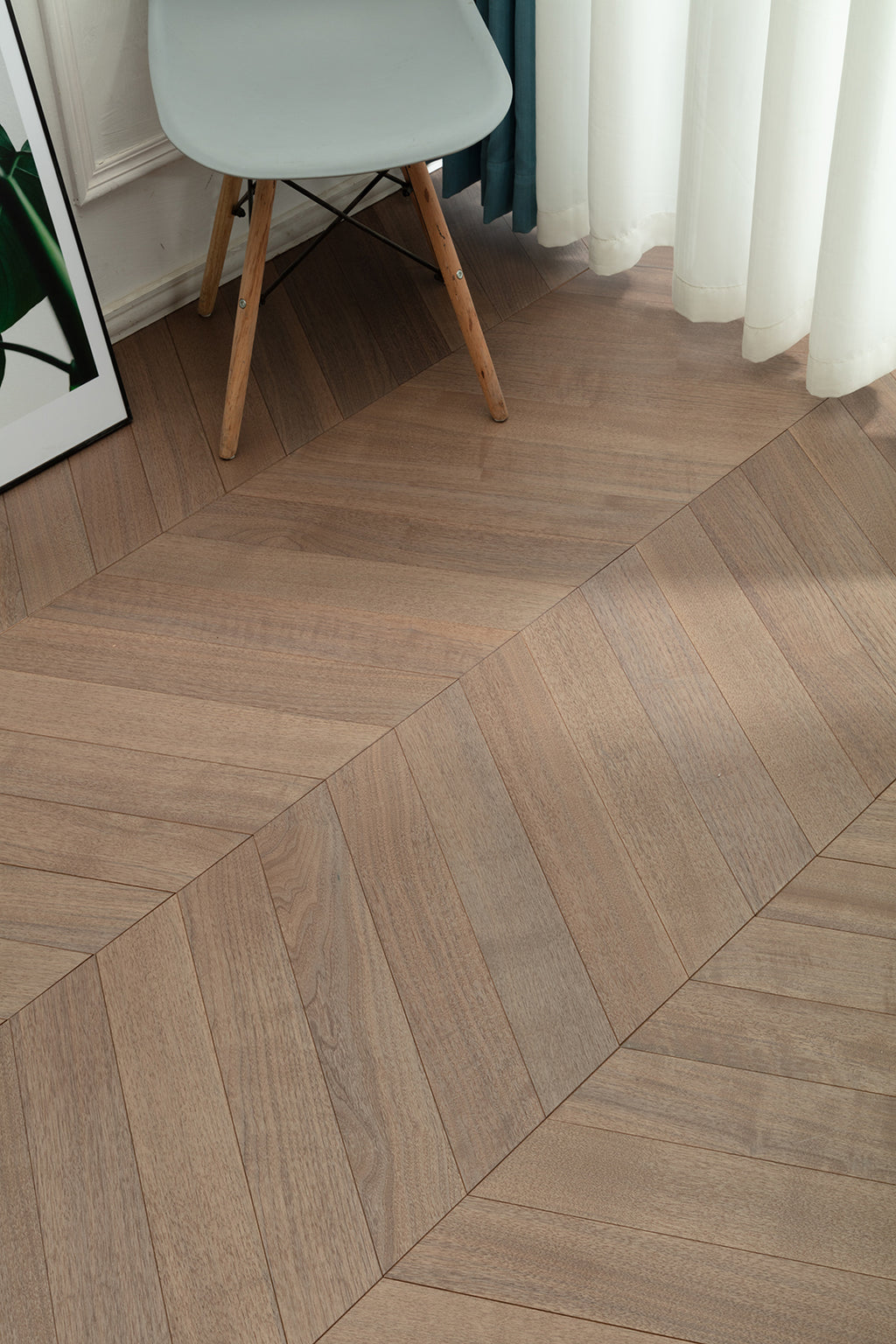 9515 Chevron Art Parquet Metallic UV Finish Full Birch Multi-layer Core Solid Wood Black Walnut Veneer Brushed Engineered Flooring