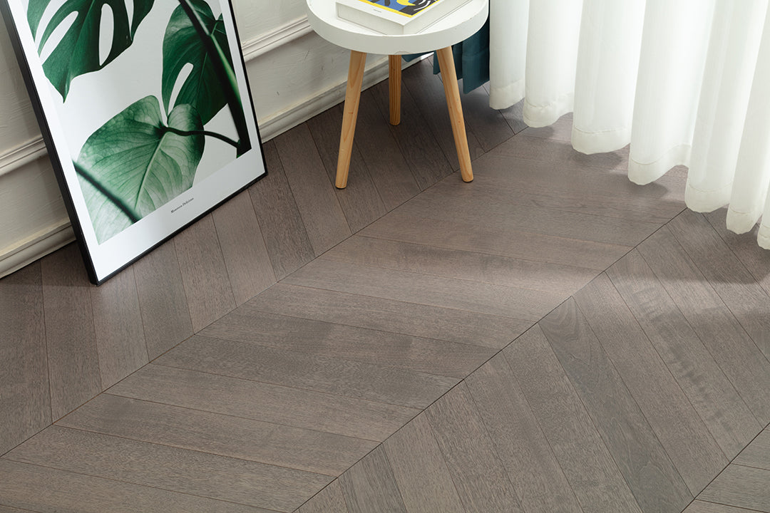 9516 Chevron Art Parquet Metallic UV Finish Full Birch Multi-layer Core Solid Wood Black Walnut Veneer Brushed Engineered Flooring