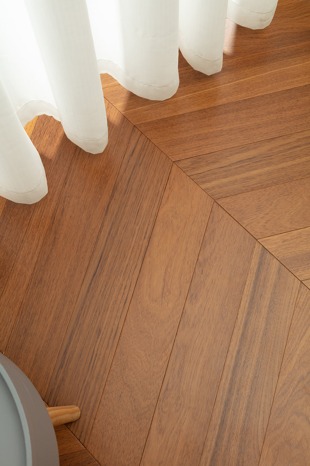9517 Chevron Art Parquet  Full Birch Multi-layer Core Solid Wood Teak Veneer Brushed Engineered Flooring