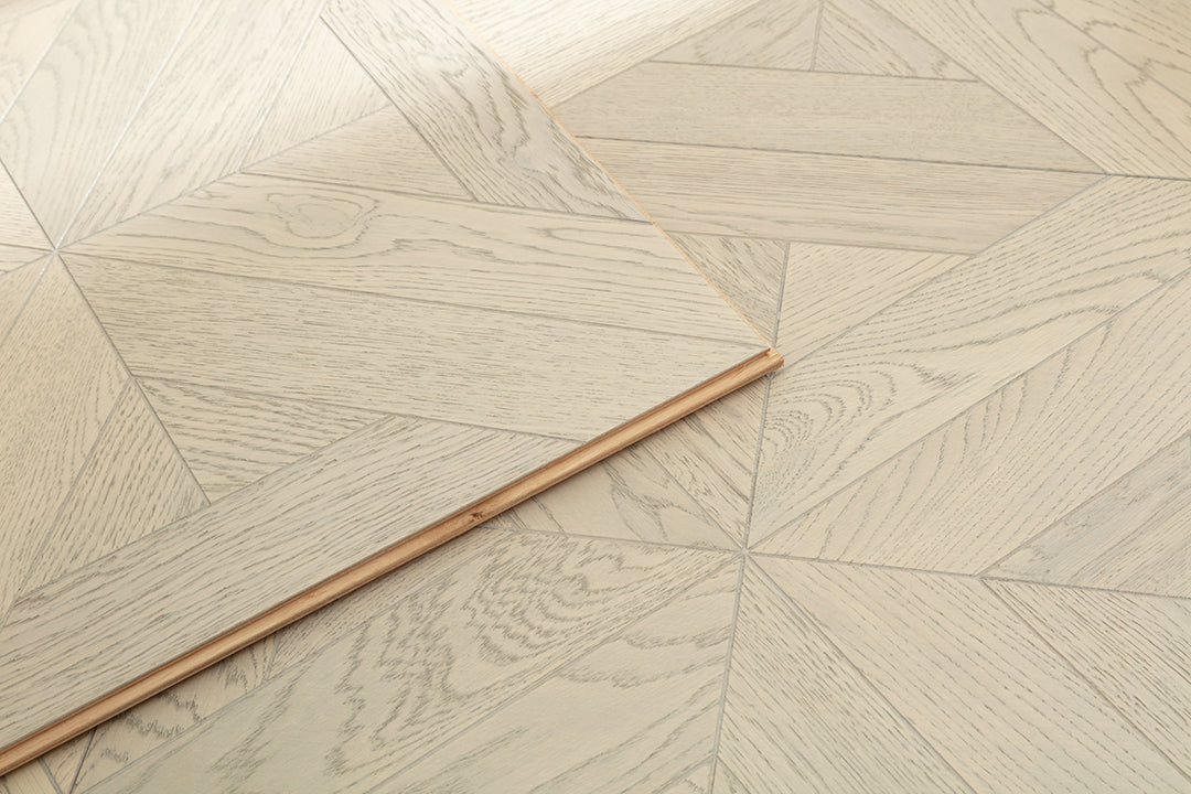 9152 Art Parquet Full Birch Multi-layer Core Solid Wood Oak Veneer Skid-resistant Flush Joint Engineered Flooring