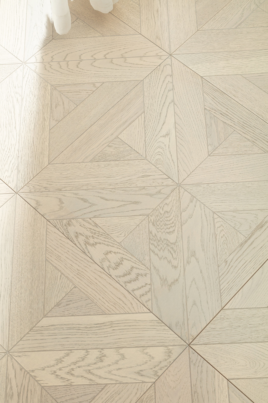 9152 Art Parquet Full Birch Multi-layer Core Solid Wood Oak Veneer Skid-resistant Flush Joint Engineered Flooring