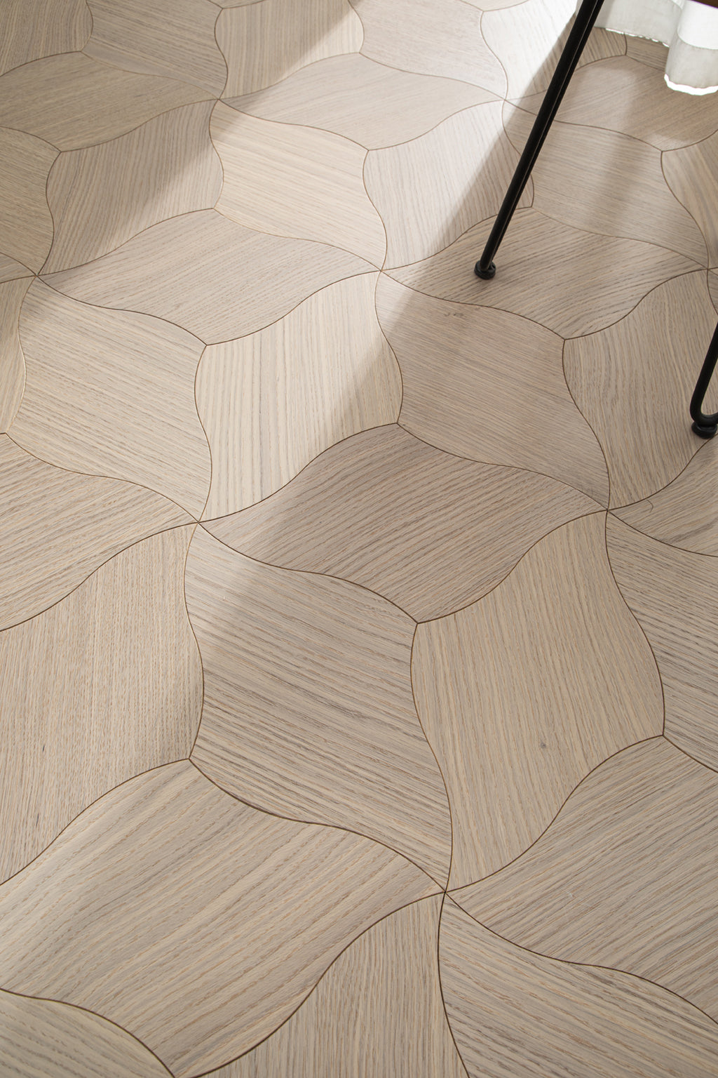 YXPX609 Creamy White Oak Lily Petal Soft Flowing Organic Parquet Flooring | Lily Series