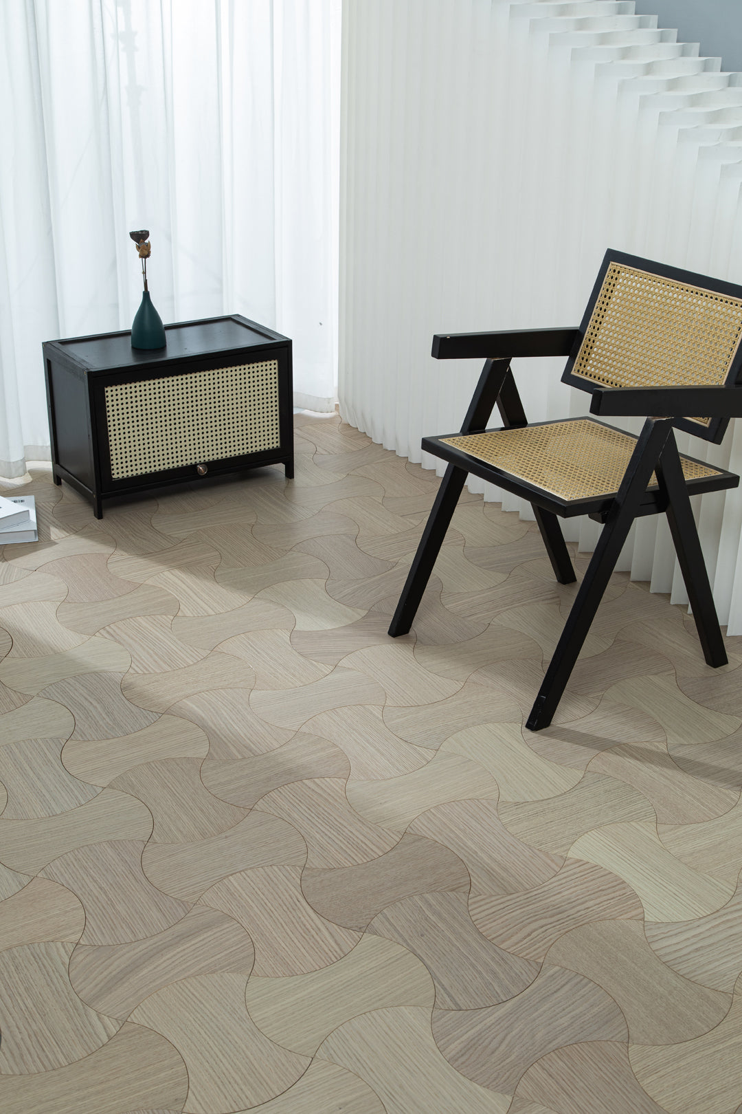 YXPX612 Creamy White Oak Hourglass Silhouette Soft Flowing Artistic Parquet Flooring | Wasp Waist Series