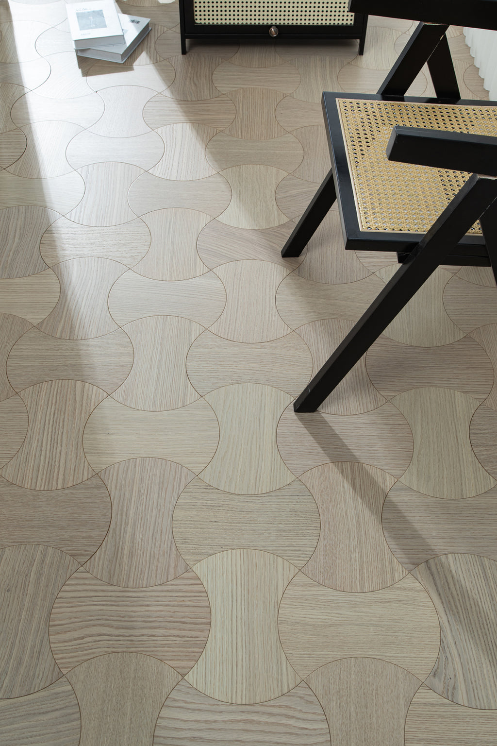 YXPX612 Creamy White Oak Hourglass Silhouette Soft Flowing Artistic Parquet Flooring | Wasp Waist Series