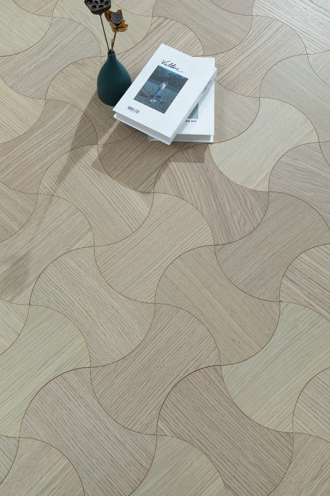 YXPX612 Creamy White Oak Hourglass Silhouette Soft Flowing Artistic Parquet Flooring | Wasp Waist Series