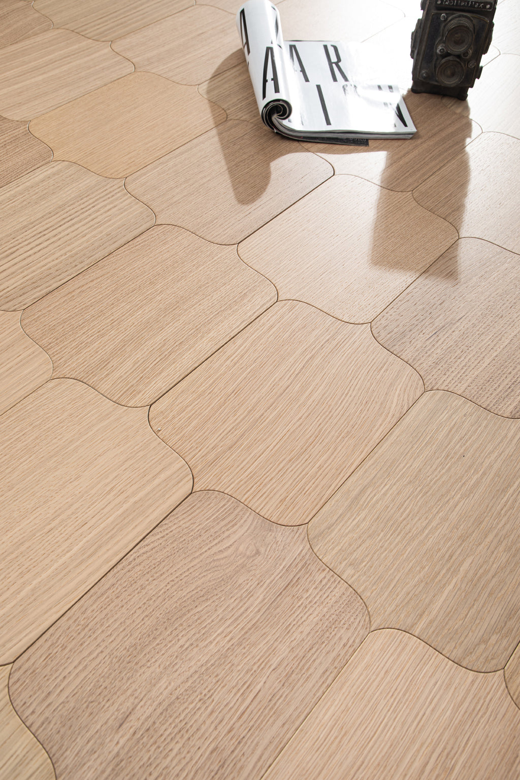 YXPX622 Oak Cartouche Curved Classic Elegant Parquet Flooring | Shield Series