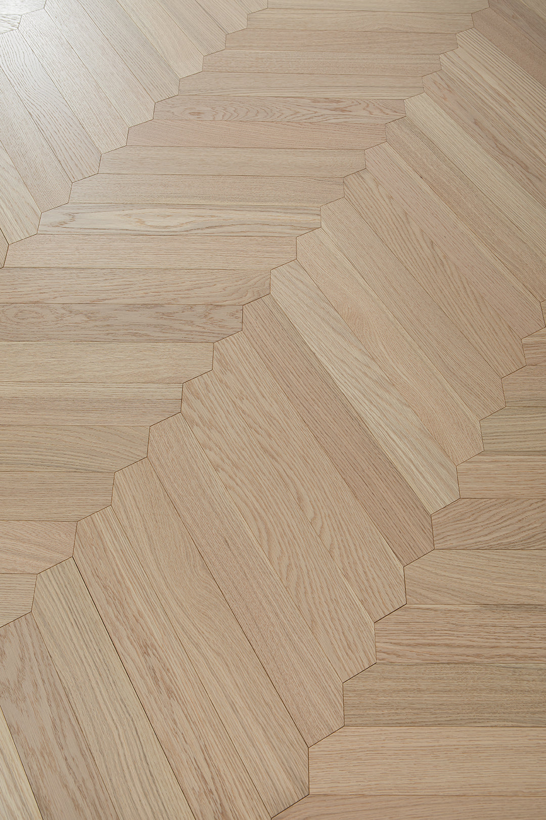 YXPX639 Natural Oak Wide Herringbone Flowing Ribbon-Like Parquet Flooring | Ribbon Series