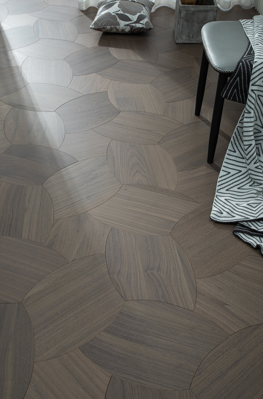 YXPH127 Black Walnut Petal-Shaped Modular Parquet Flooring | Lotus Flower Series