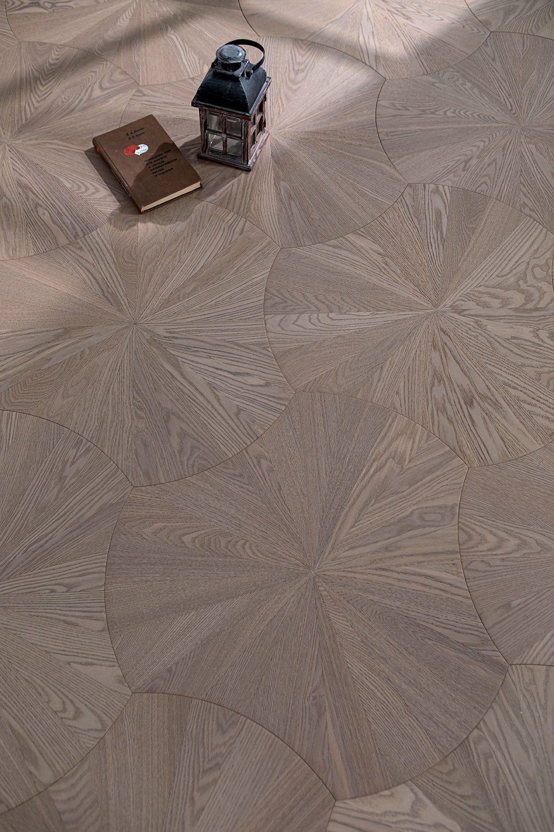YXPS201 European Oak Circular Radial Pattern Parquet Flooring | Lotus Leaf Series