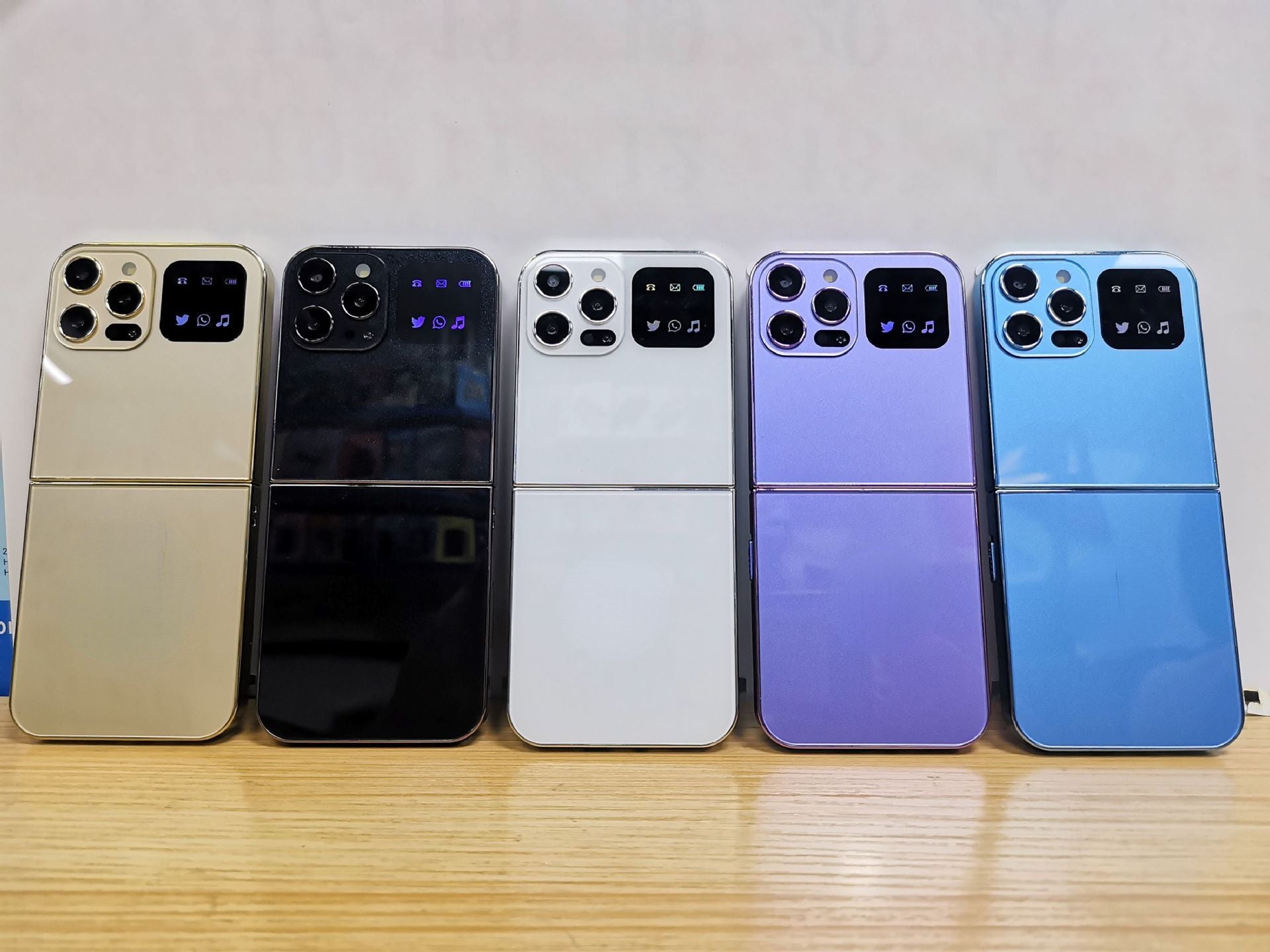 Wholesale Hot Selling Foldable Mobile Phone for Elderly Bluetooth Dialing Student Backup Feature Phone Card Phone Foldable