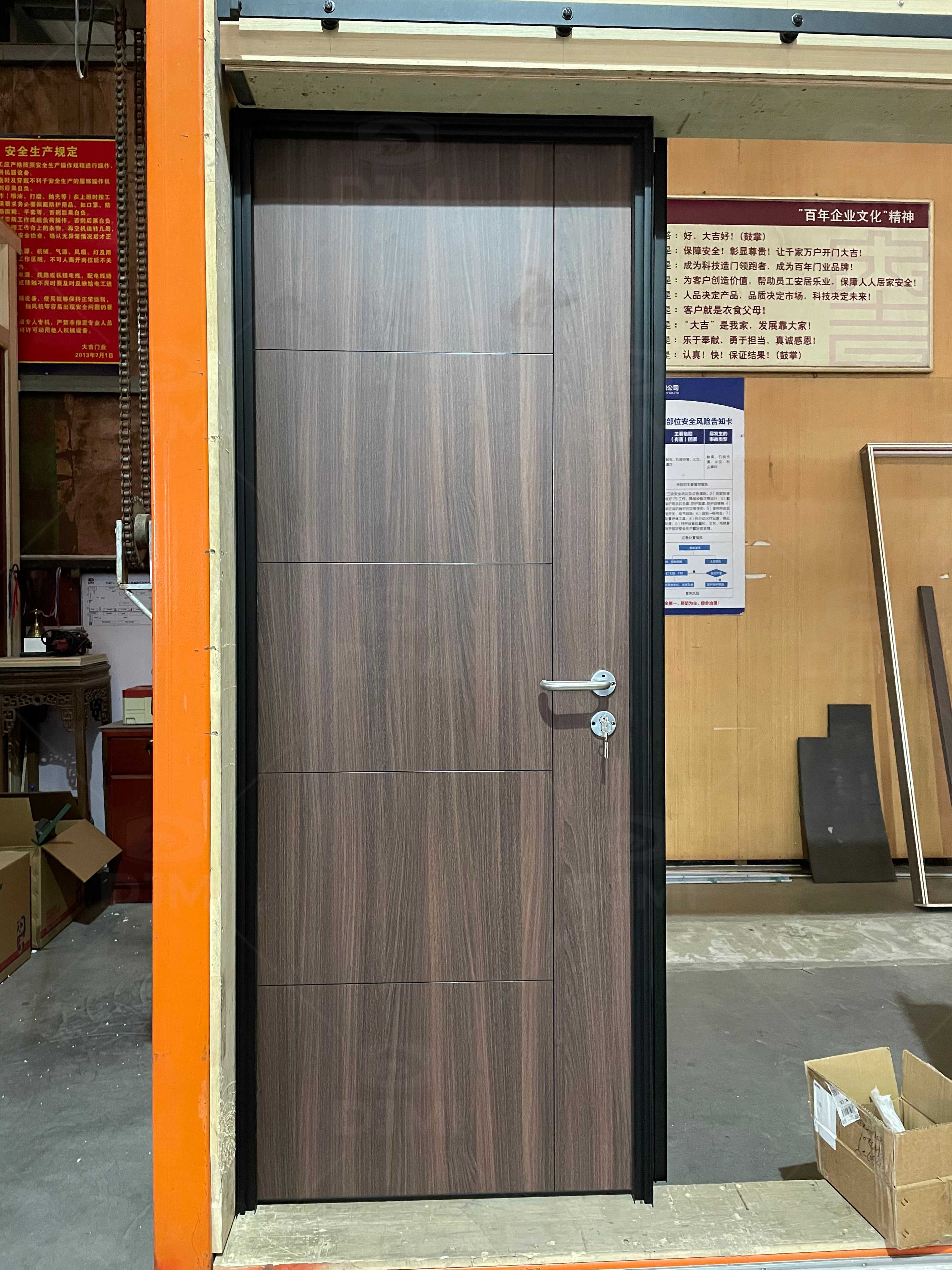 China Top Manufacturers' Natural Wood Grain Laminated Plywood Timber Slab Door Modern for Interior Hotels Hospitals Apartments