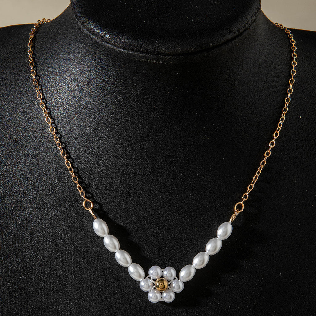 European and American Ornament  Fashionable Light Luxury Wheat Spike Inlaid Diamond Pearl Pendant Necklace with Unique Design and Personality Clavicle Necklace