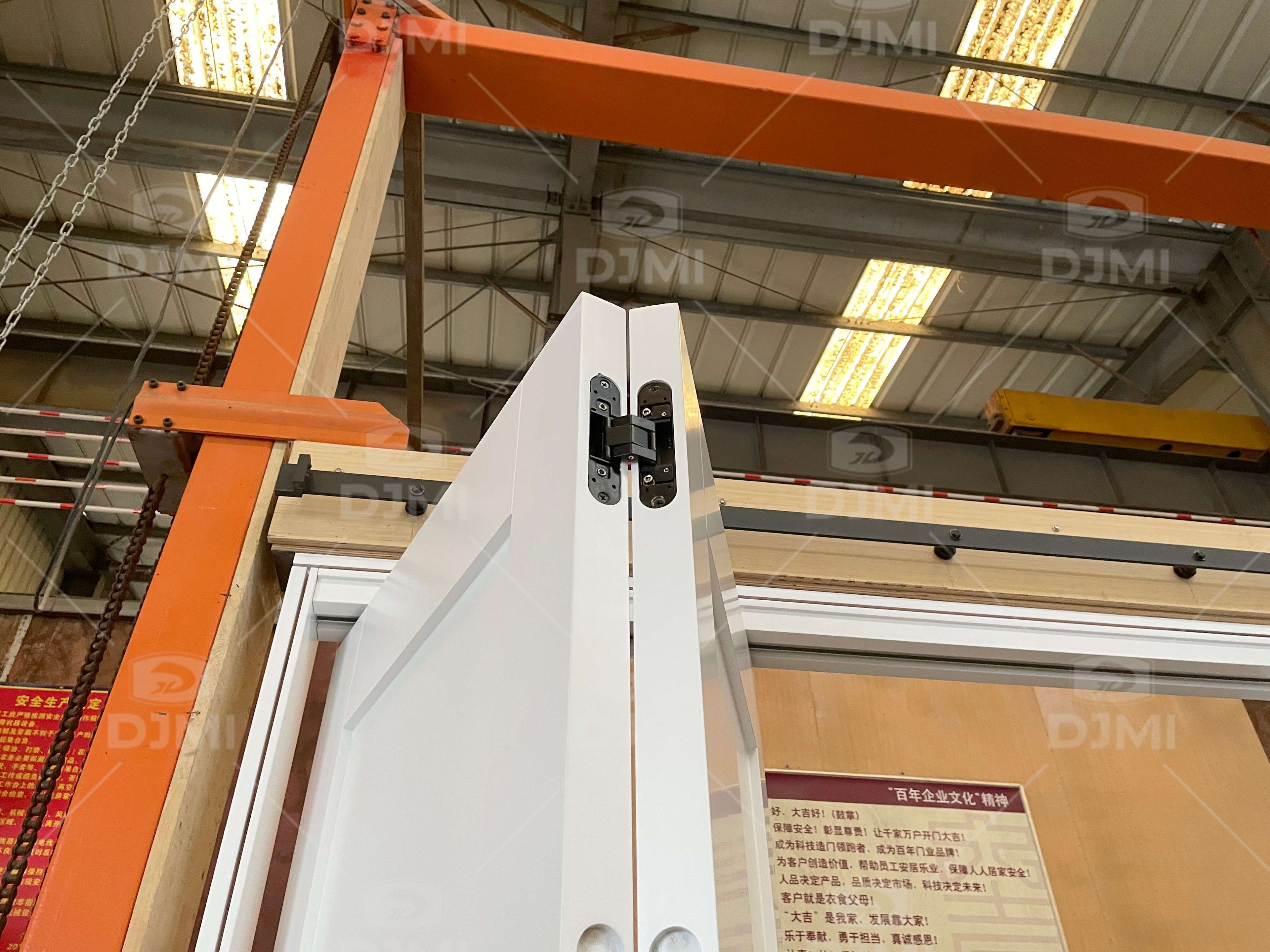 White Shaker Style Timber Accordion Door for House Interior Folding Interior Wooden Door