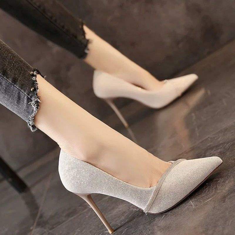 Black high heels for women, professional stiletto2025New Versatile Socialite Style French Small Heel Single Shoes Internet Celebrity Pointed Toe